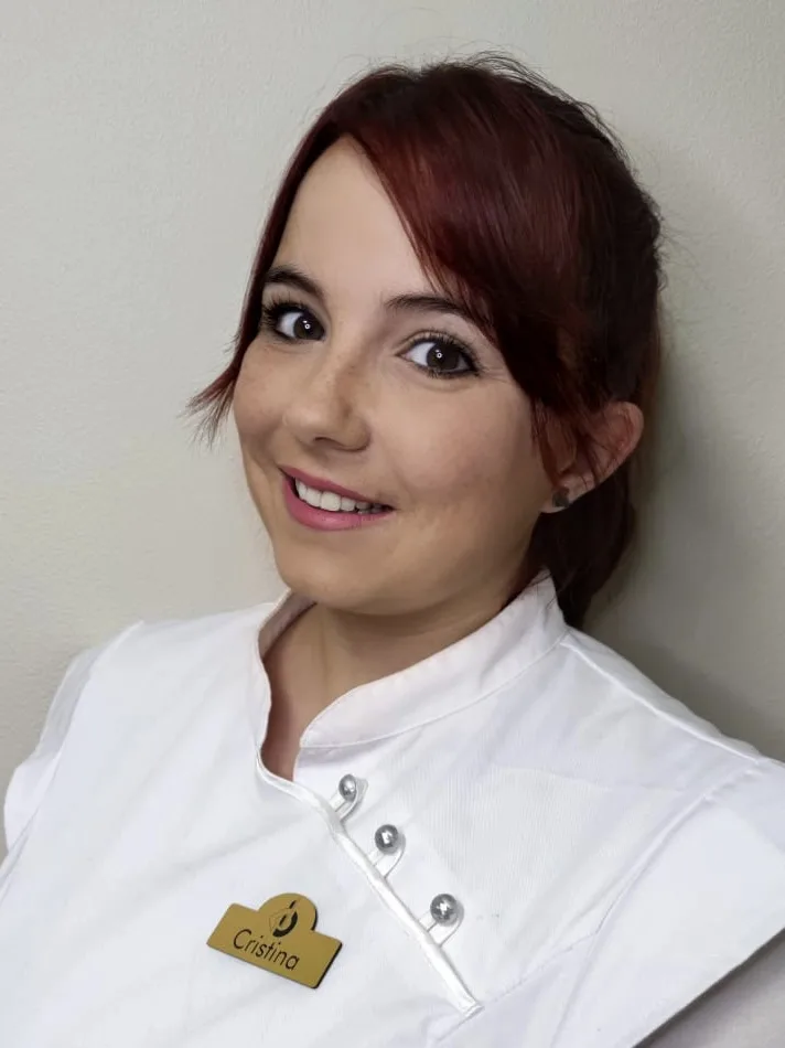 Cristina, Esteticista y Masajista